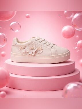 NIB Sonoma Youth Girls Norii White Lace Up Sneakers 3D Flowers on Side - Size 6